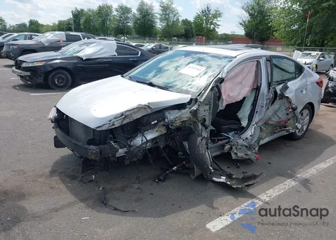 2019 Hyundai Elantra Value Edition из США, поврежденный, VIN KMHD84LF6KU784726